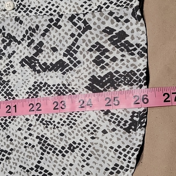 J Crew, Size XS Black, Gray, White Snake Print Button Down Blouse, NEW - Picture 12 of 15